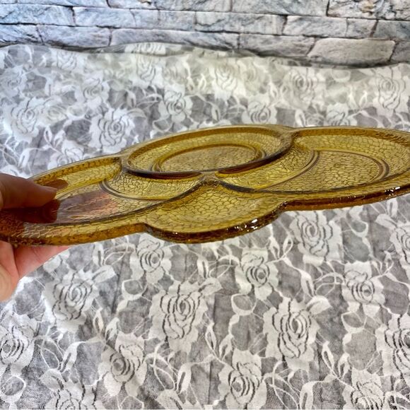 L.E.Smith Vintage Amber Crackle Cloverleaf Glass Snack Plates - Picture 4 of 5